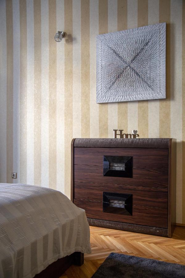 Luxury Downtown Home By Anna Boedapest Buitenkant foto