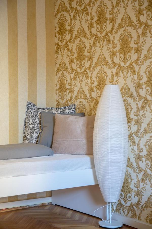 Luxury Downtown Home By Anna Boedapest Buitenkant foto