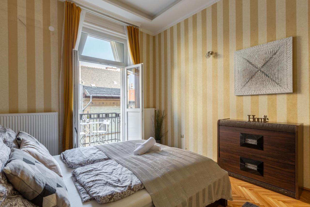 Luxury Downtown Home By Anna Boedapest Buitenkant foto
