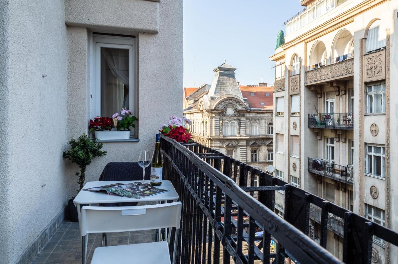 Luxury Downtown Home By Anna Boedapest Buitenkant foto