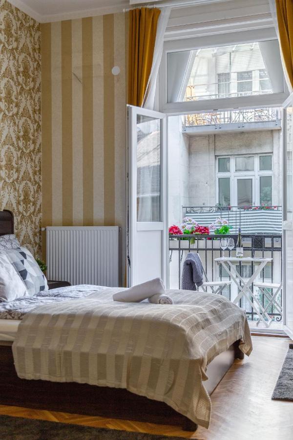 Luxury Downtown Home By Anna Boedapest Buitenkant foto