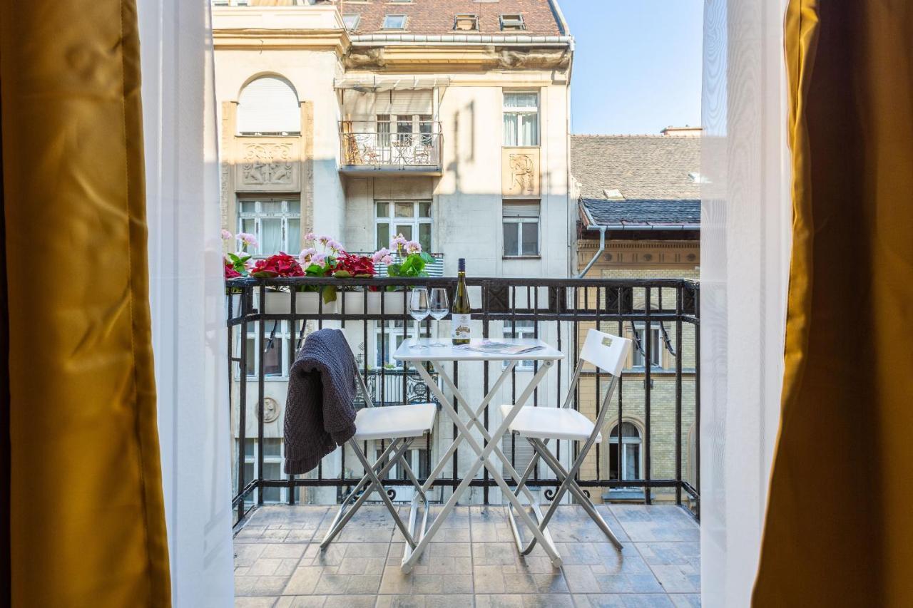Luxury Downtown Home By Anna Boedapest Buitenkant foto