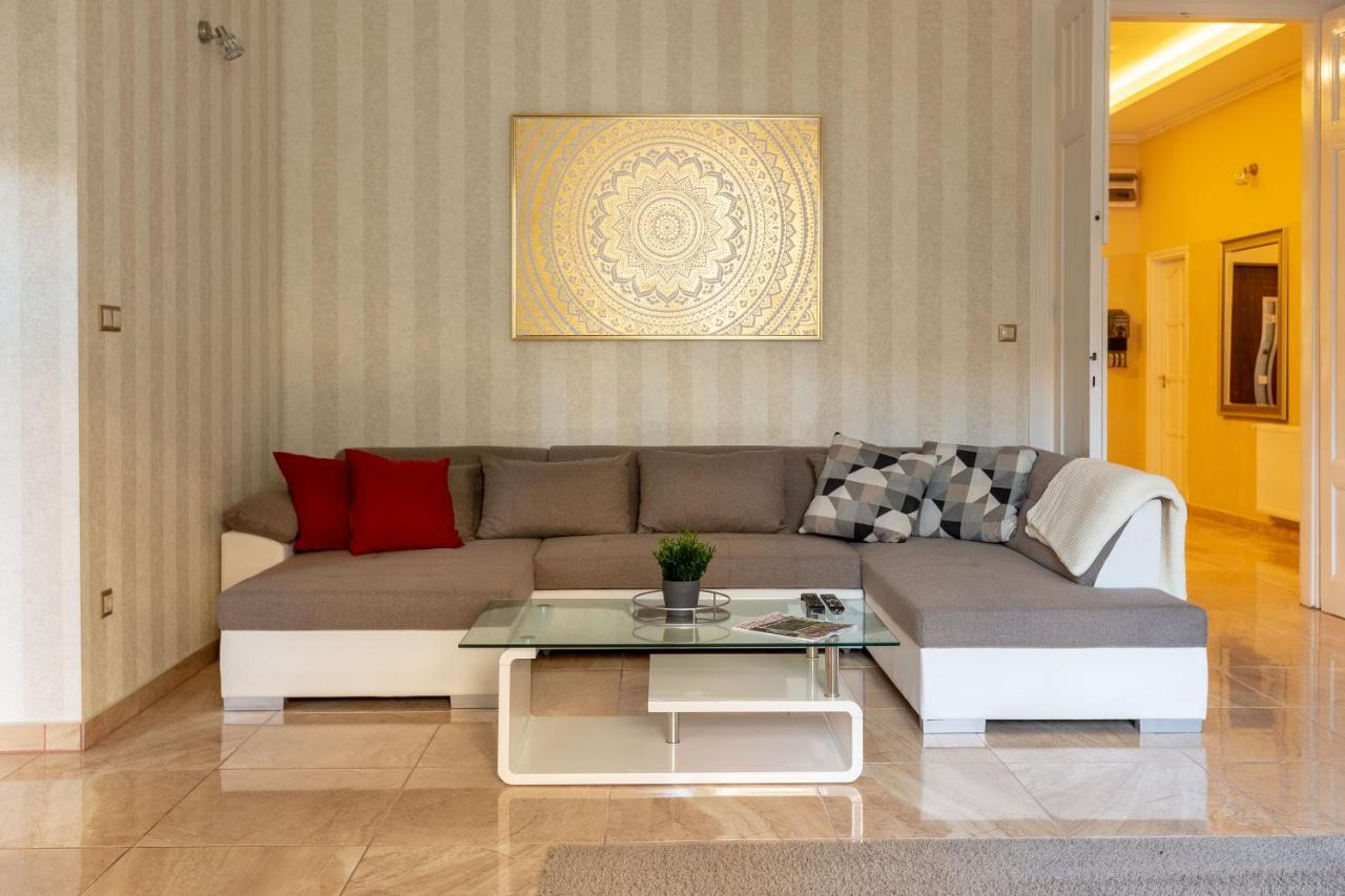 Luxury Downtown Home By Anna Boedapest Buitenkant foto