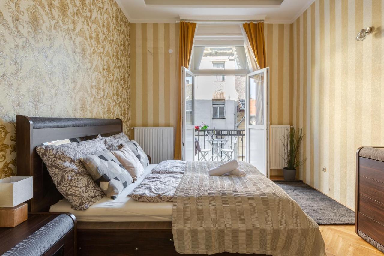 Luxury Downtown Home By Anna Boedapest Buitenkant foto